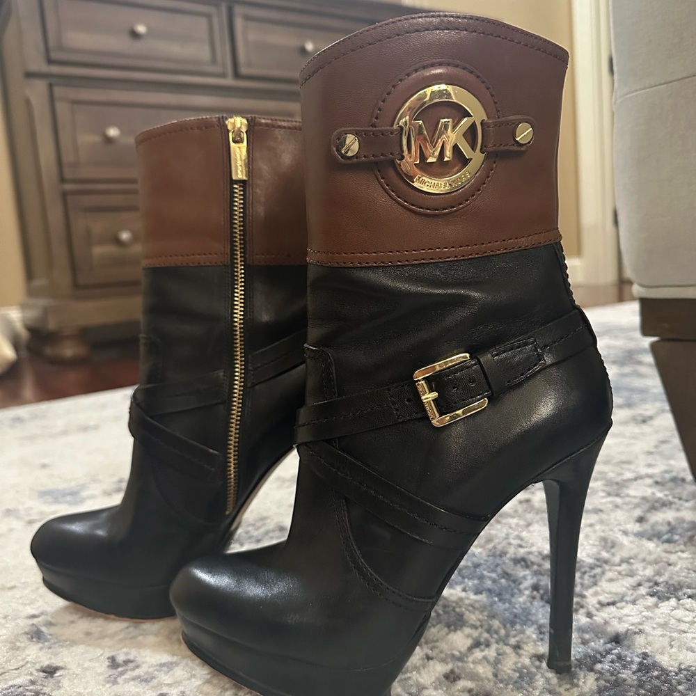 Michael Kors Stockard Bootie 7.5 Size in Black and Brown Color